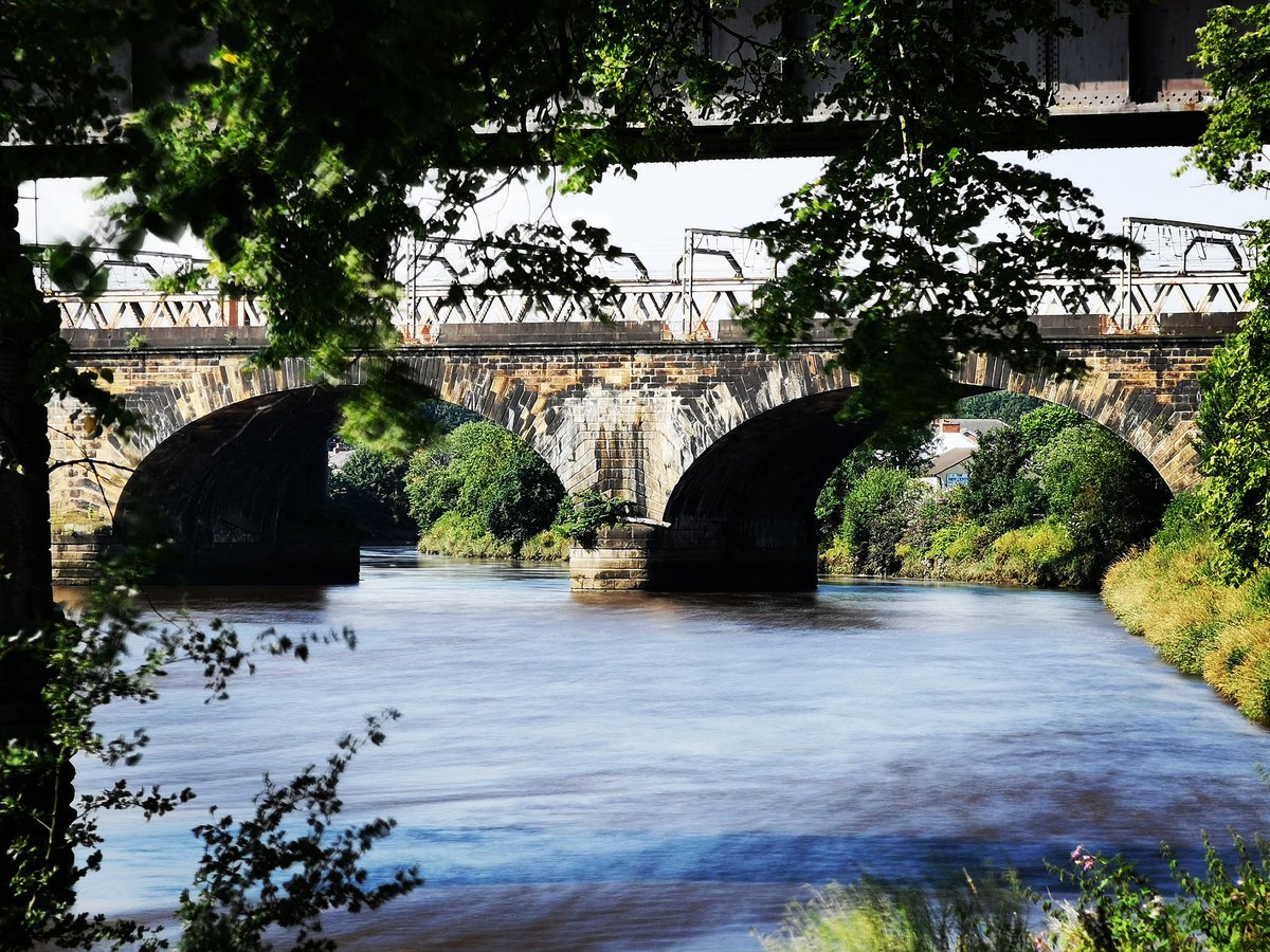 RT twitter.com/JanetteHall/st… Railway bridge and the River Ribble in Preston, Lancashire #railwaybridge #railway #bridge #riverribble #river #water #trees #ig_great_pics #coloursofbritain #natur…