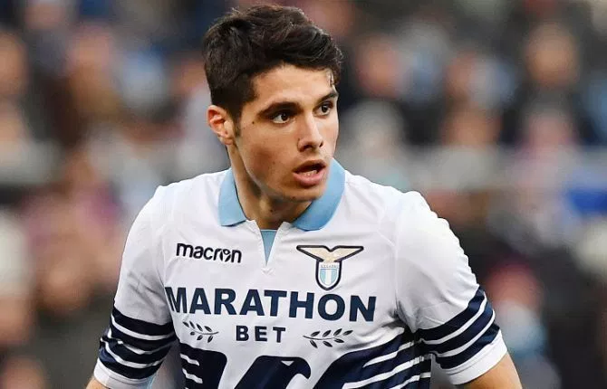 snhw_'s tweet photo. After being 'close' to #Benfica for the entire transfer window, #Lazio's Pedro Neto now appears to be a 'step away' from joining #Wolves.
For #WWFC fans, here's a piece I put together about why he's such a quality talent earlier in the window.
https://t.co/7Y91vlZVut https://t.co/s3DsDklguz