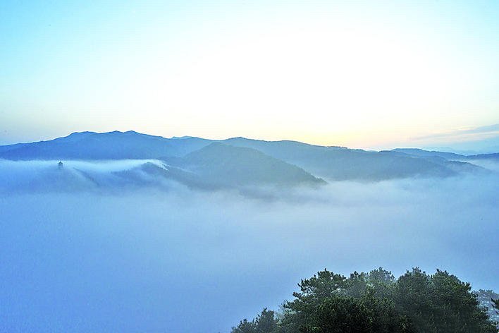 The Xia Village, Sijiao Town in Shanxi created attractive scenery and produced fresh air after the rain.