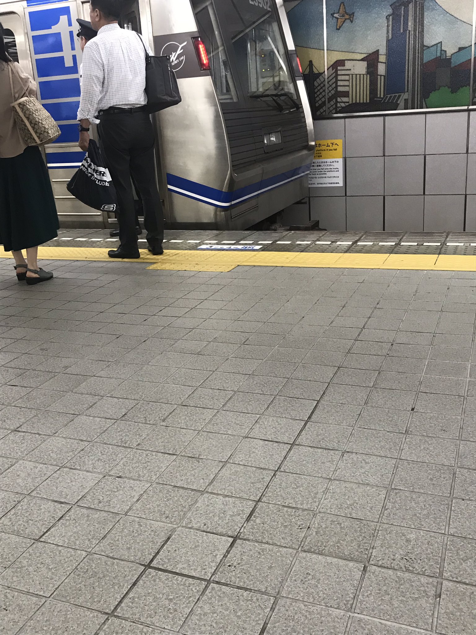 大阪メトロ四つ橋線のなんば駅で人身事故が起きた現場の画像
