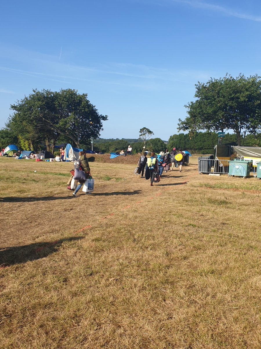 Bout_du_Monde's tweet photo. Camping du #BDM2019 ! Tri déchets♻️ sacs poubelles à disposition🍀 toilettes sèches🚽 #environnement #tridechets #planète #préserver #lesrecycleursbreton https://t.co/XzbJi3E27N
