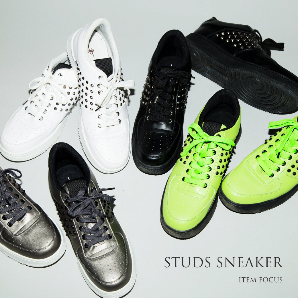 No Id Official على تويتر Focus New Item Studs Sneaker 今季注目のアイテムと言えばスタッズ スニーカー 今季のスタイリングでポイントとなるアイテム モードにも カジュアルにも どちらにも使える今季のスニーカーに注目 詳細はコチラ Https T Co