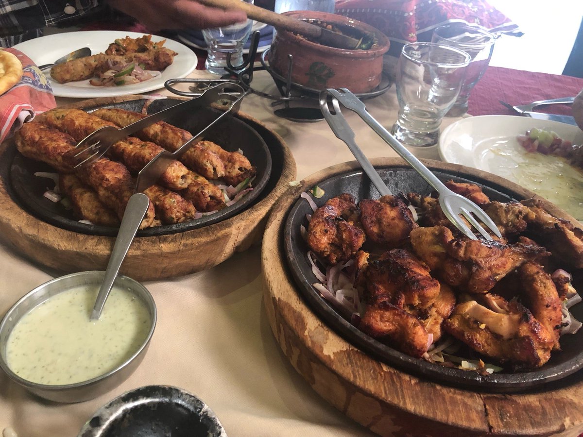 TheSanaK's tweet image. ..’Mandatory Team Lunch..!’💫 #Farewells #Friday #Ritual #DesiFood #LifeAtJazz #OfficeStories #AugustDiaries! 🌹 (@ Gourmet Restaurant) swarmapp.com/c/dc0TbR9aV6q