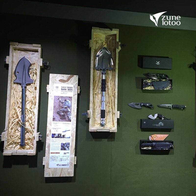 Do you want to have such a cool wall at your store or home or warehouse? So cool ! #shovel #spade #knife #blade #zunelotoo #survival #gear #EDC #tools #camping #hiking #tactical #game #truck #4x4 #toprooftent #multitool #mutiuse #D2  #military #army #solid #travel #sports