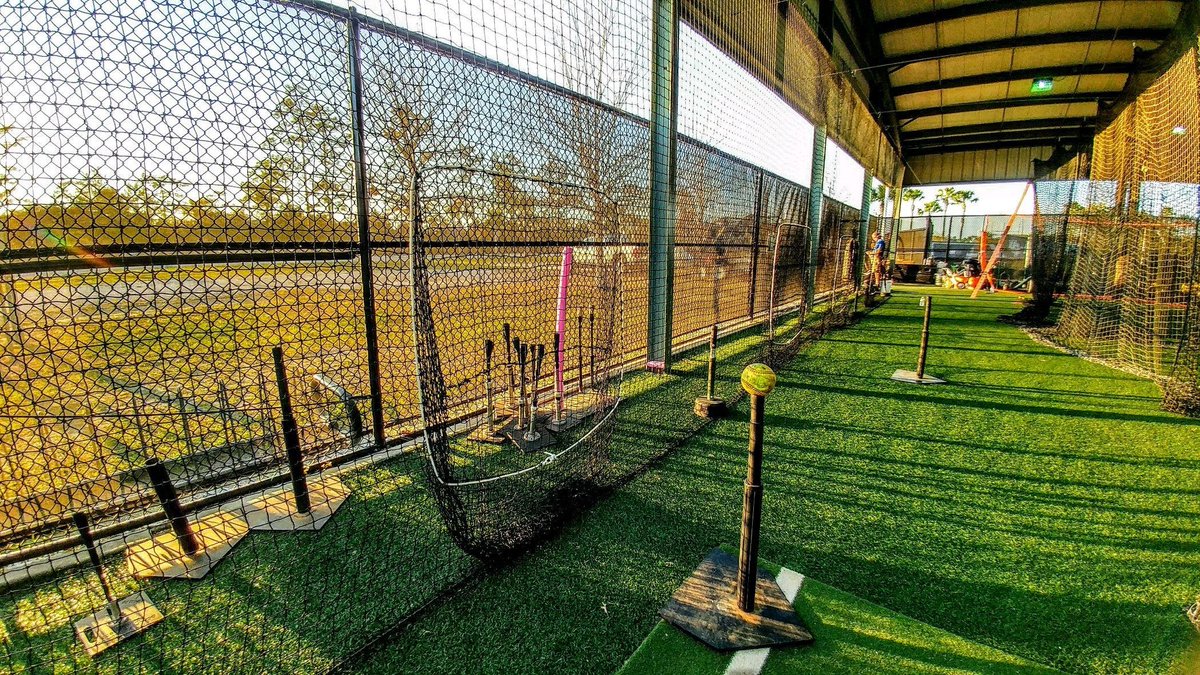 WillMinor09's tweet photo. #FastpitchFridays with the #NettingPros #netcommanders. Are your #Softball🥎 #Facilities ready for #FallBall? Do they need an upgrade this #OffSeason? Check out our #BPScreens #PocketScreens #FullProtectors & #BallCarts 🔥🔥🔥.
📧 info@nettingpros.com
🌐 https://t.co/a2AkFZUiqY https://t.co/YxcmvekHkK