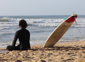 ViajerasconB's tweet photo. Respira (esta foto nos transmite mucha calma). Espera la ola perfecta, disfrutando del viento y de la luz que nos ofrece Ericeira, el paraíso de los surfistas.
📷 @A_D_Romano
@bthetravelbrand
#ViajerasConB3 #ViajerasconBLisboa https://t.co/EhxCGAHr6a