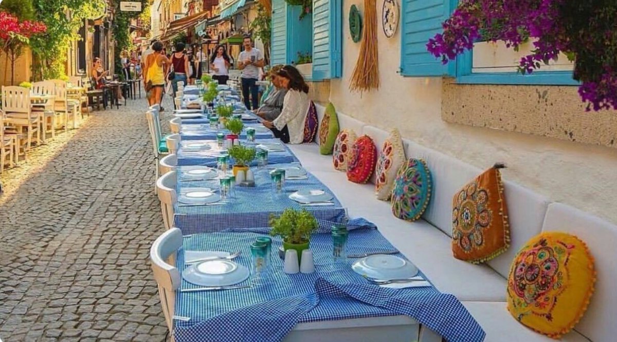 IZIMIR, TURCHIA.......🧡🍝🍷🍤🥂🍰🍾☕️