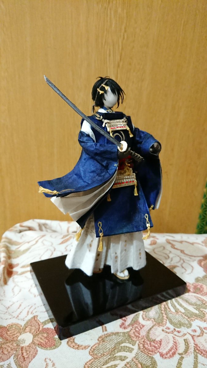和紙人形師範のおばあちゃんに刀剣乱舞の三日月宗近を作ってもらったら クオリティ高すぎて感動した 動きや風を感じる 繊細でかわいい Togetter