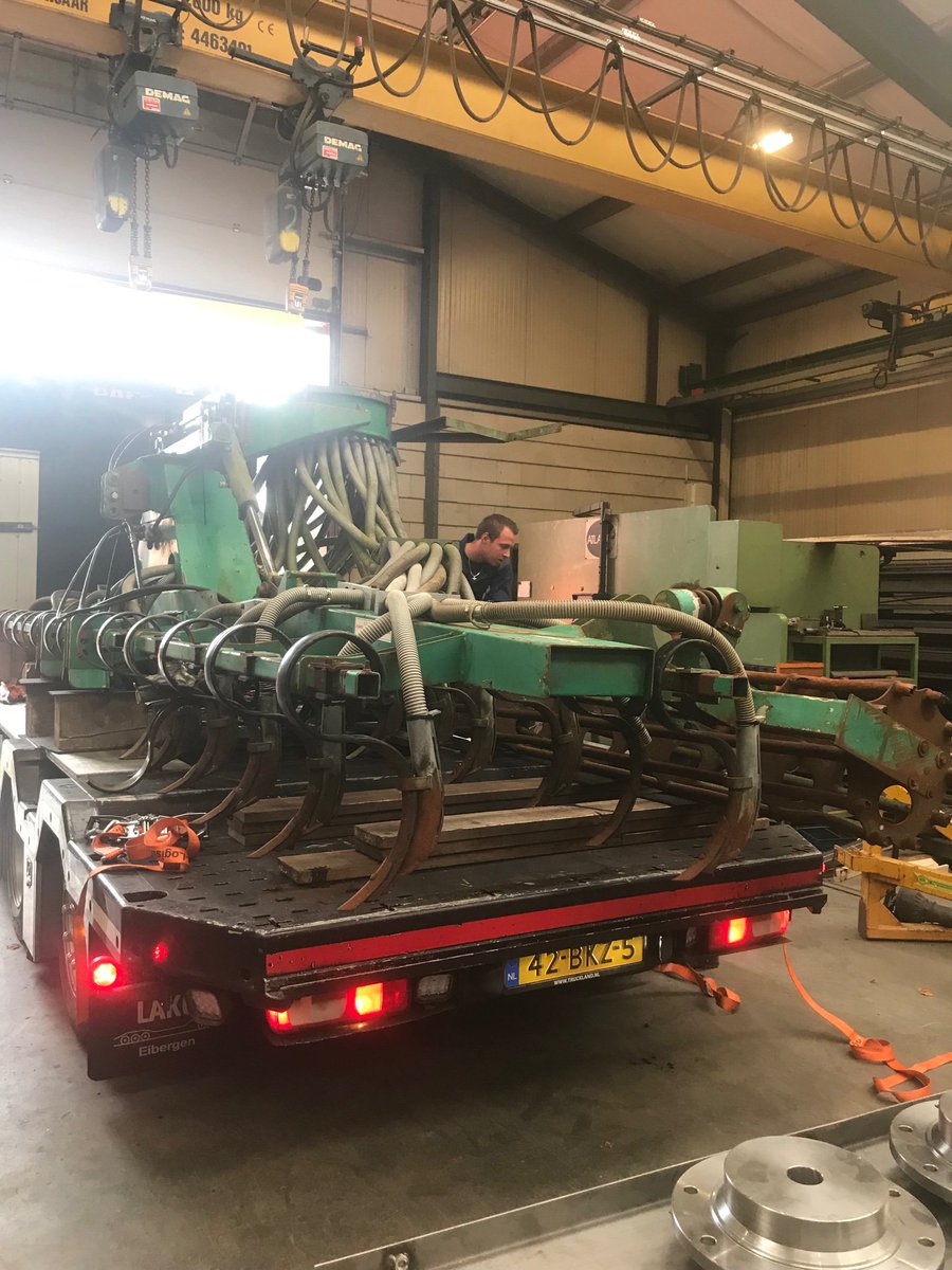 BAgriservices's tweet photo. Project is aangekomen nu een arm eraan knutselen voor #sleepslang #bouwland voor optimaal resultaat https://t.co/14MSStUksM