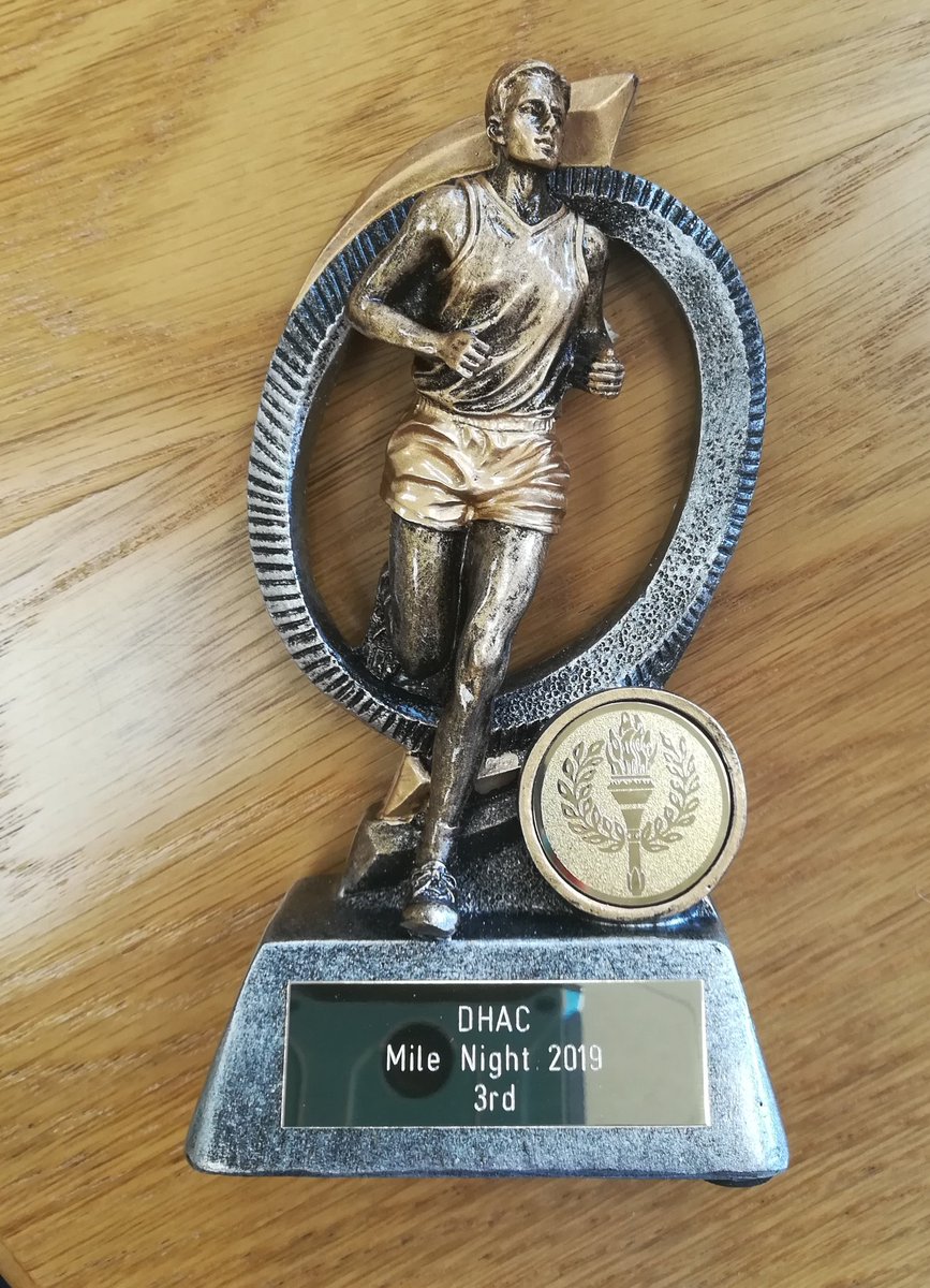 mile_night's tweet photo. Worth staying until the end to see which three fastest runners get one of these! @DHarriers @CrookAC @AycliffeRunning @OfficialSRAC https://t.co/IYJ8ZYSofT