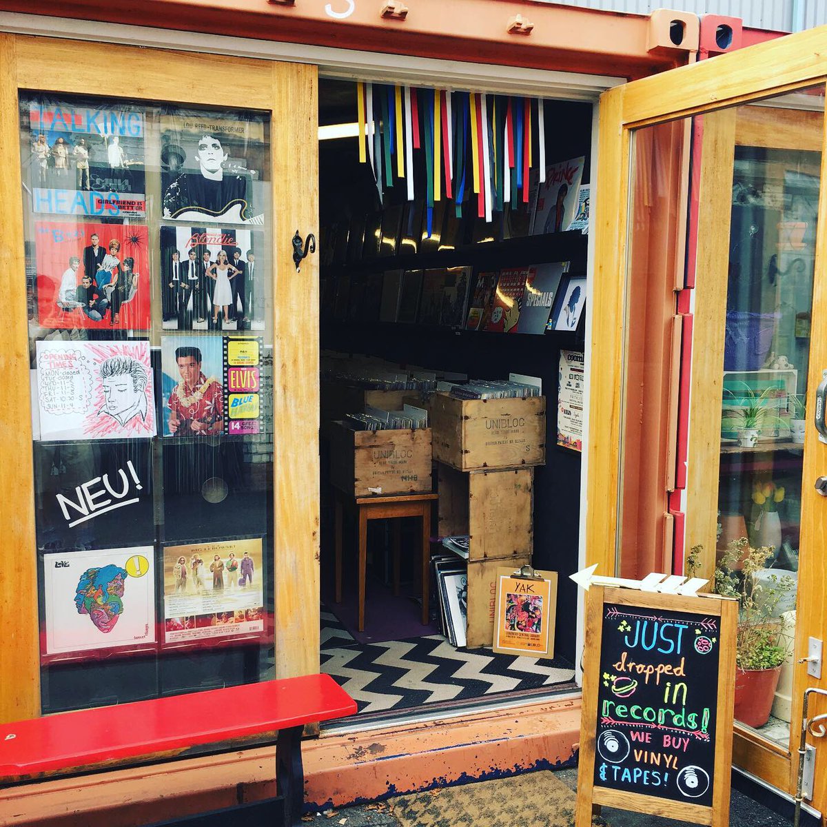 justdroppedin_'s tweet photo. If your coming to @FargoVillage tonight .. #rumandreggae then I’ll be open late tonight... 🕺💃 https://t.co/chnE59hRQh
