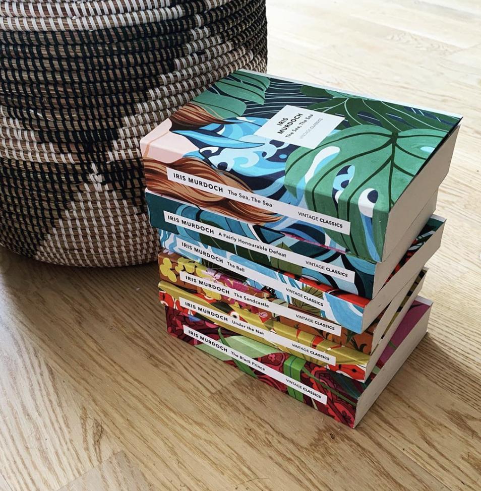 WomensPrize's tweet image. To celebrate the centenary of Iris Murdoch&apos;s birth, @vintagebooks have created these GORGEOUS re-editions of her best-loved books 🙌
And we&apos;ve got a stack to give away! To #win, simply retweet, follow us and comment with your favourite Iris Murdoch book.