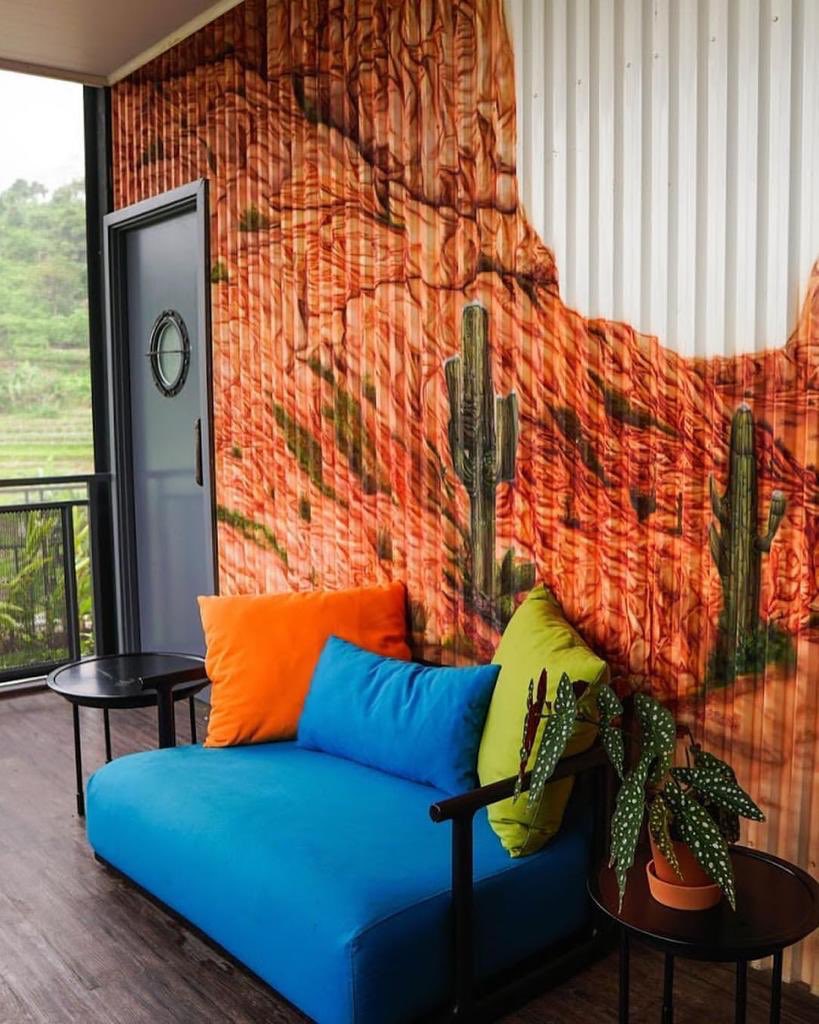 traveloka's tweet image. Ke Puncak nggak usah bingung mau nginep di mana, kalau ada hotel se-lucu ini di JSI Resort #Megamendung!

#NginepPastiSeru