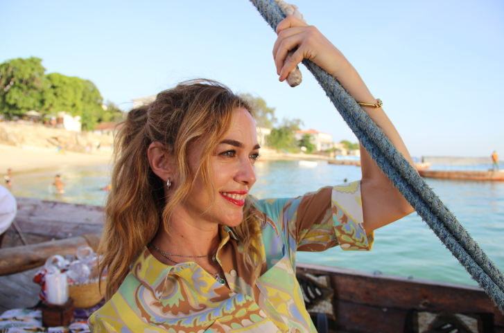 ViajerasconB's tweet photo. Uno de los momentos más especiales de #ViajerasConBZanzibar fue el blue safari para contemplar la mejor puesta de sol de la isla. Un atardecer mágico y lleno de emociones que serán dificil de olvidar. @Martahazas
📷 @A_D_Romano
@bthetravelbrand
#ViajerasConB3 https://t.co/ar57H7AYqK