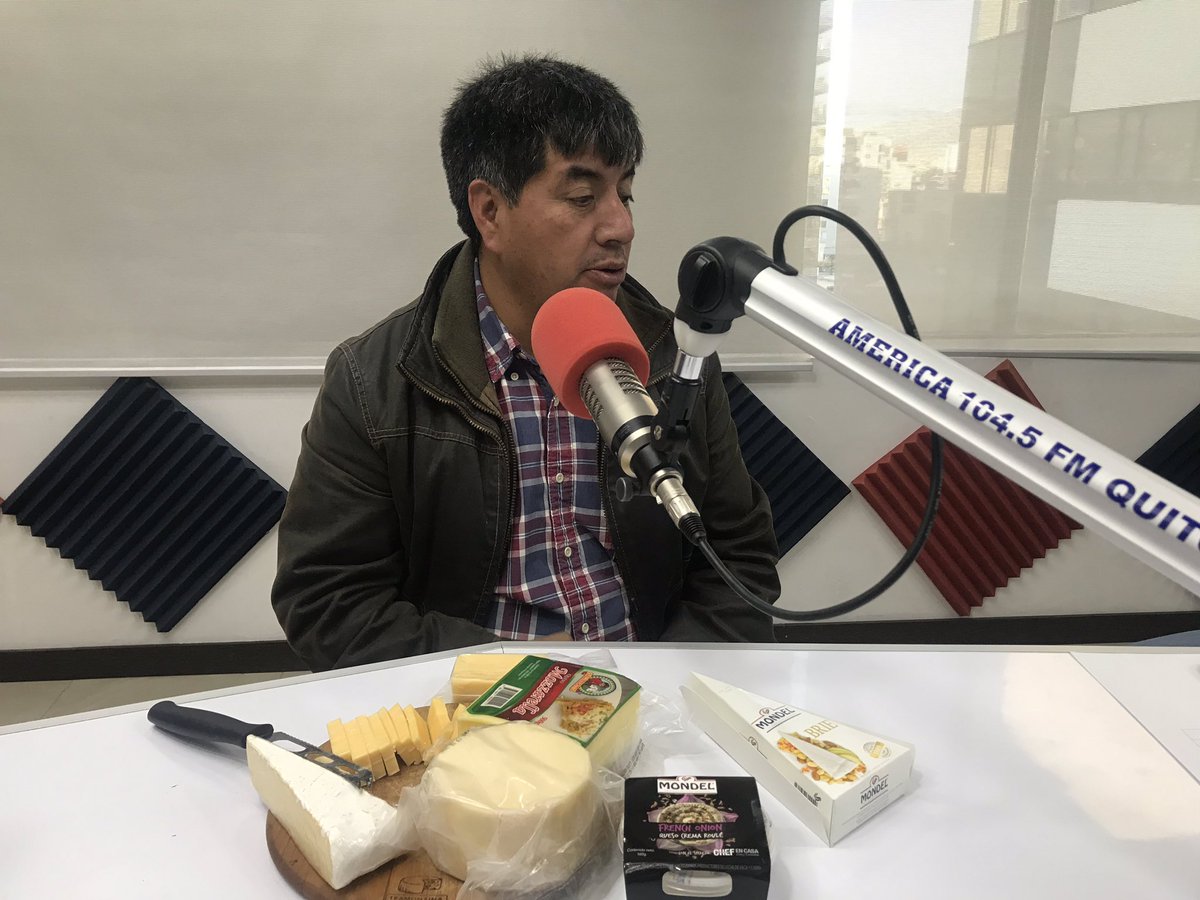 radioamericaof_'s tweet photo. .#LuisChávez “La feria tiene una trayectoria de 10 años. Además, se considera la mejor feria a nivel país” Aquí 🔽 por  104.5 FM y https://t.co/aRm10ikOck  @Jorgeacato @RamiroDiaz64  @longogalo #Producayambe https://t.co/NjLOhSoSYL