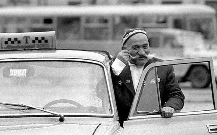 Советский таксист. Советское такси. Такси в советское время. Водитель такси в СССР.