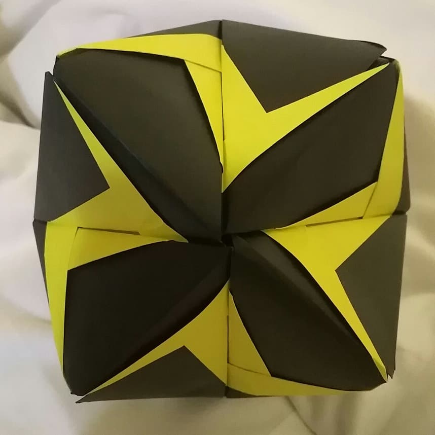 村野達郎 در توییتر 雷マークみたいな ユニット折り紙 くす玉 12枚 Amazonでオーダーした単色100枚入り両面折り紙を使用 思った通りにクールな出来栄えー 折り紙 おりがみ 折紙 Origami ユニット折り紙 モジュラー折り紙 Unit Modular くすだま