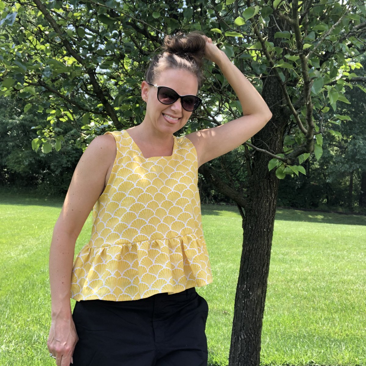 Most times I can laugh at myself. I think it is so important to be able to. We all screw up, we all have awkward moments, none of us are perfect. Learn, laugh about it and move on. 
Pattern: Peplum Top from @peppermintmagazine 
Fabric: Linen from <a href="/JoAnn_Stores/">JOANN Fabric & Craft</a>