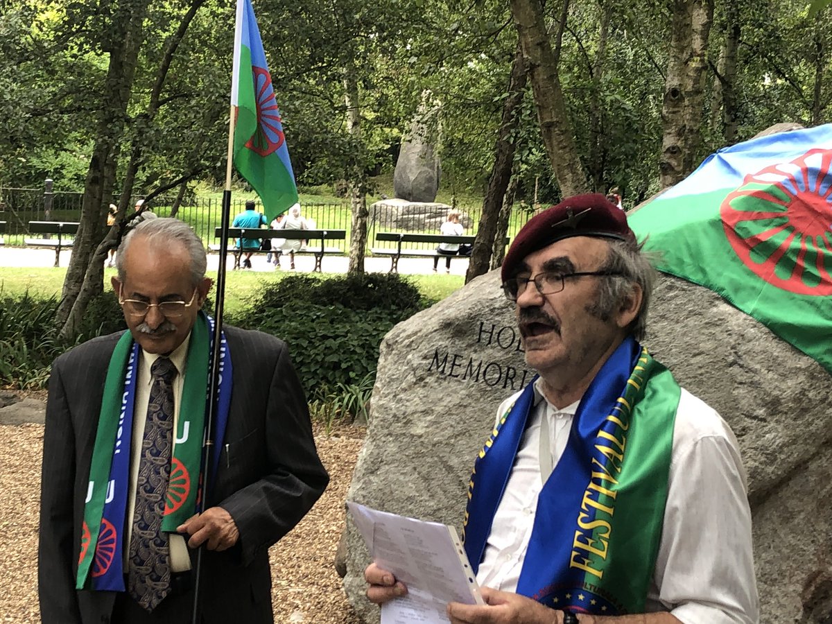 Roma, Sinthi, Irish Travellers ans Jews gather to remember the #porajmos #RomaGenocideRemembranceDay at the Holocaust Memorial in Hyde Park