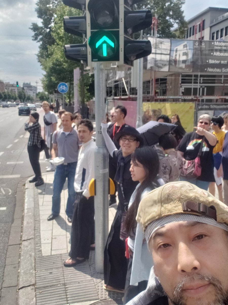 kamuitetsuro's tweet photo. リハーサル、ランチを終え、いよいよ初日本番準備。
今日は小林未郁さん×剱伎衆かむゐコラボになります。
楽しんで演じてきます！

#Animajic 
#samurai 
#kamui 
#mikakobayashi https://t.co/cV027iXBrR