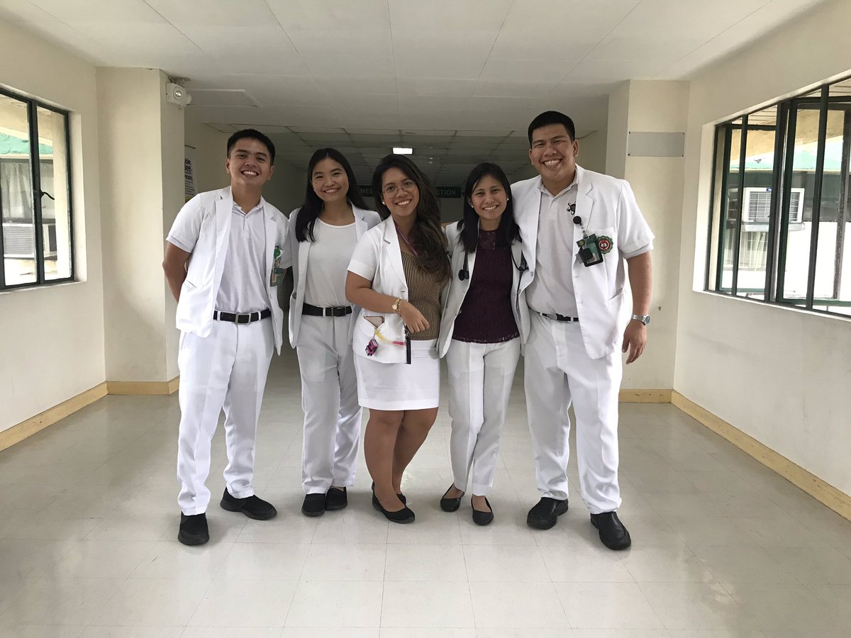 Day 63/366A little bit late pero ang sarap isigaw na  #IMDONEWouldn't survive this rotation without my dutymates, seniors, and residents!!! Hello ma'am!!! Mamimiss ko kayo kulitin at gawing toxic wahahahaba labyu both!!  @joancelestine  @alexisdelasalas