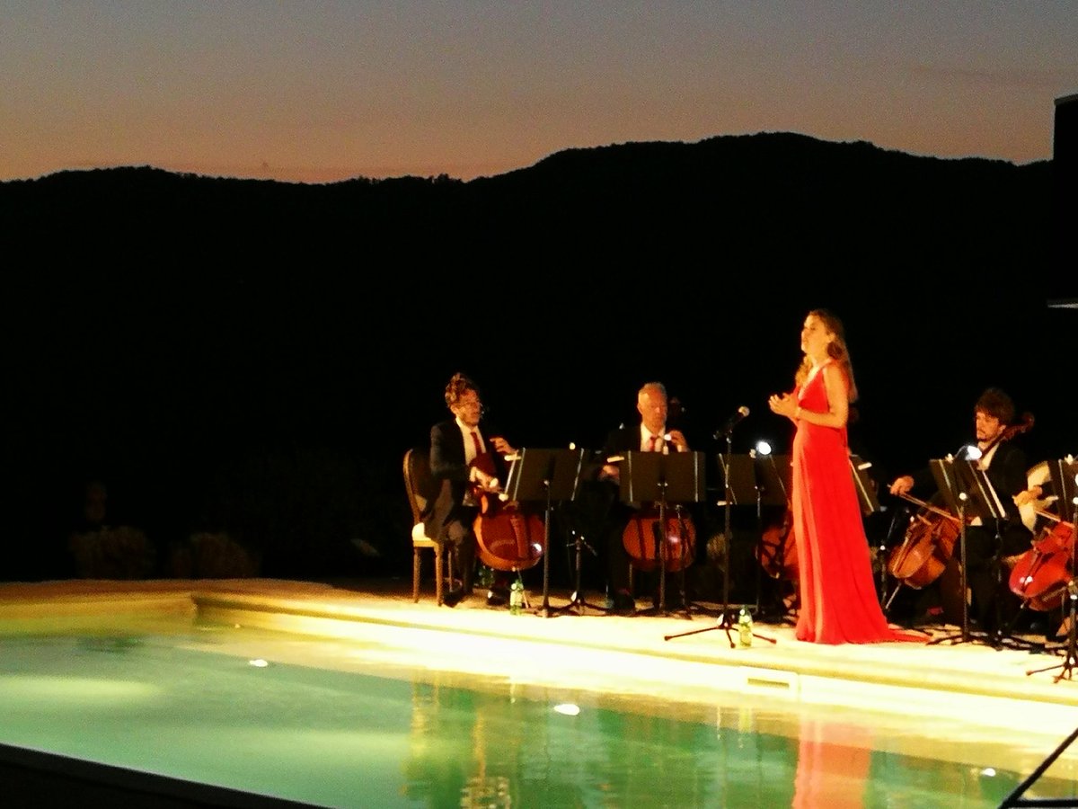 SentieroArmenza's tweet photo. Tramonto,musica,panorama...elementi essenziali per una serata indimenticabile❤️...                                  #assisi #umbria #parcodelsubasio #eventi #cambiofestival https://t.co/4RXmyy1b74
