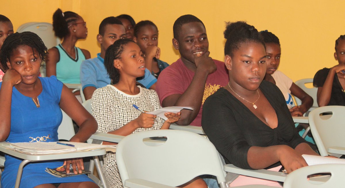 GradeHaiti's tweet photo. Objectif 2030, Tout pour les droits humains, lauréat @exchangealumni 2018. GRADE poursuit sa série de formations @YFHumanRights au profit des jeunes de Jérémie Haïti. Formateurs, étudiants, quoiqu’en vacances, demeurent enthousiastes et motivés. Projet sponsorisé par @StateDept https://t.co/rWsOXgZyDR