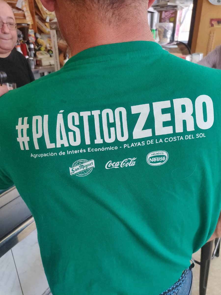 Salva26_'s tweet photo. Haber si nos vamos enterando q esto es lo q estamos haciendo con nuestro planeta xD, vaya futuro les espera a nuestros hijos #Vergonzoso #PlasticoZero https://t.co/NaBs0wa3St