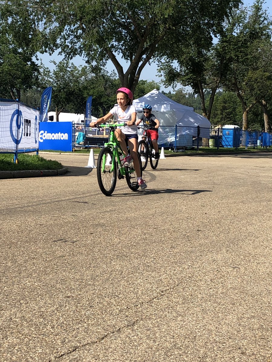donorthevents's tweet photo. #TriathlonTogether is off and we’re loving seeing families having fun together! #cometriwithus #wtsedmonton https://t.co/sgCpIYQwea