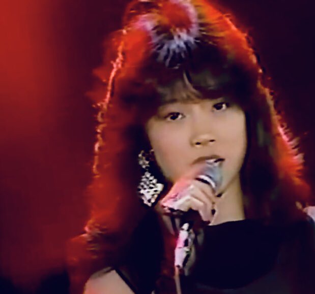 Vzclub No Twitter 中森明菜 十戒 1984年 遥か昔の歌謡番組の映像だが何とも言えない雰囲気が新しい 素晴らしいボーカリスト