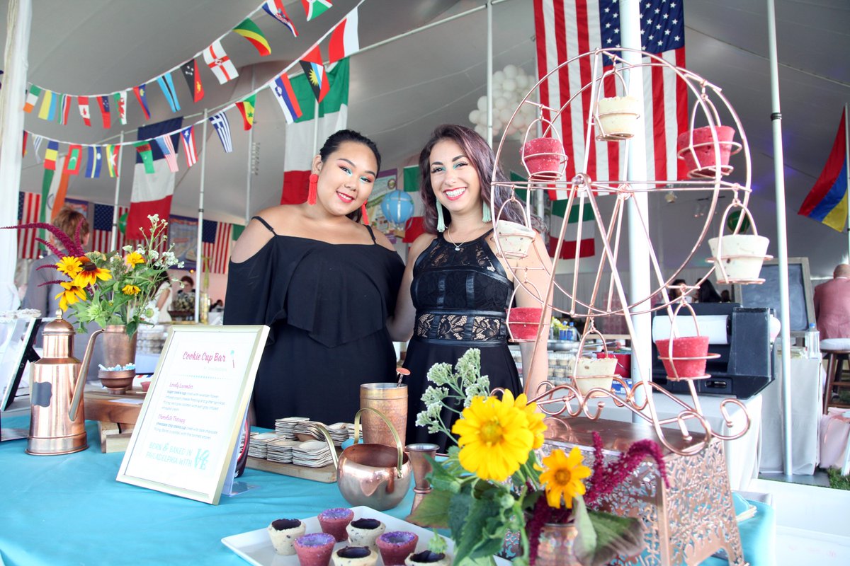 Take us back to the Hamptons! Such a lovely event 🌻💜
.
.
.
#cookiecups #snackadabra #hamptons #hamptonshappening #event #summerevent #fancy #phillyfood
