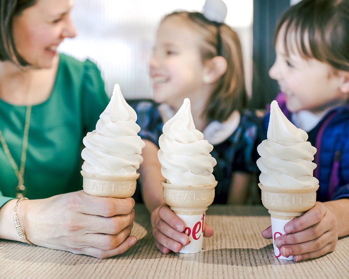 ResearchCFA's tweet image. Happy National Ice Cream Day! We hope your Sunday is as sweet as our Icedream®. 🍦
#ChickfilAResearchTriangle #IceDream #NationalIceCreamDay #chickfila