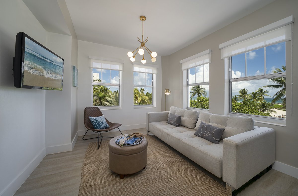 sshresorts's tweet photo. Ocean Views on Ocean Drive 🌊☀️
#Summer2019 awaits you in #Miami! Book now and save! 🌴 
#LinkInBio
.
.
.
.
#Miami #SouthBeach #OceanDrive #SoBe #MiamiBeach #Vacation #Getaway #BeachLife #LuxuryRentals #Resorts #MiamiLiving #Travel #OffTheMap #WorkAndPlay #ViewFromTheTop https://t.co/gRm8pISWyi
