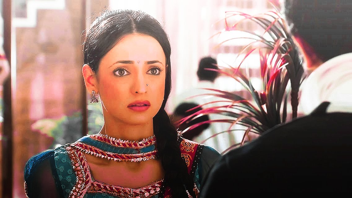 K: 'Agar ASR ne aapko dekh lia na pehle toh woh What the What the karenge.. phir yun aapko naukri se nikal denge...' #SanayaIrani  #BarunSobti  #IPKKND  #IPKKNDRewind  #ArShi