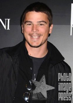 Happy Birthday Wishes going out to Josh Hartnett!       