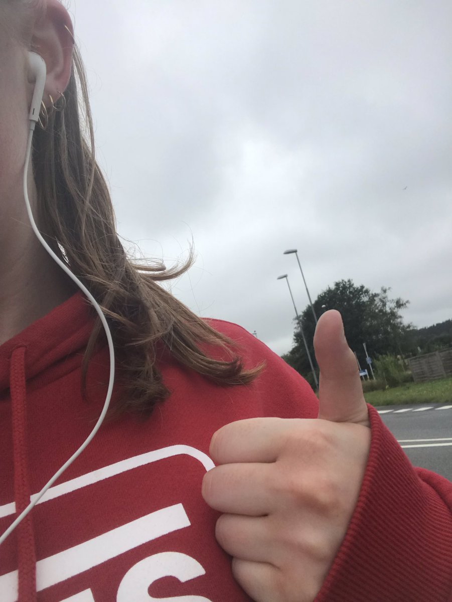 BitschSlot's tweet photo. ~ Vejret er lort, men en løbetur hjælper på humøret 👍🏼 https://t.co/bk0AaZYYWP