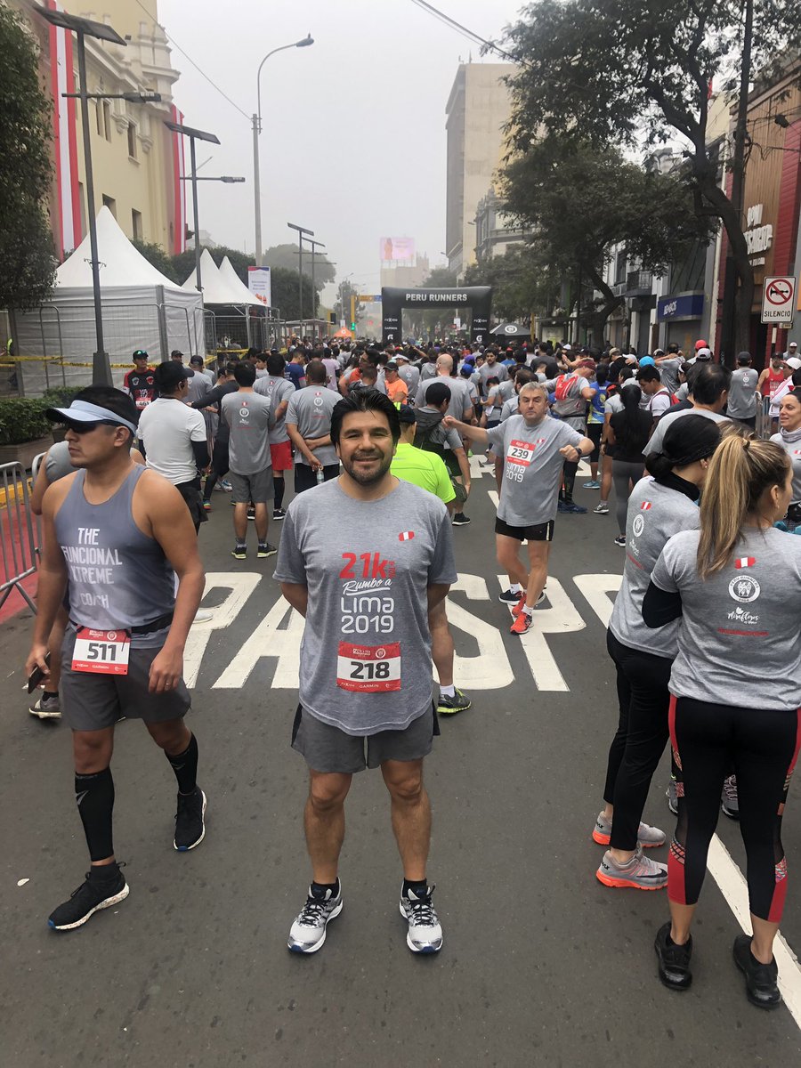 cparedesr's tweet photo. Ya estamos listos para la carrera #21KPanamericanos #Lima2019 Siempre con actitud, con decisión, mentalizamos en superar nuestras marcas, nuestra metas en la vida. Ya estamos del otro lado, fue más fácil de lo que pensamos. #PeruRunners https://t.co/unhaXfhbTB