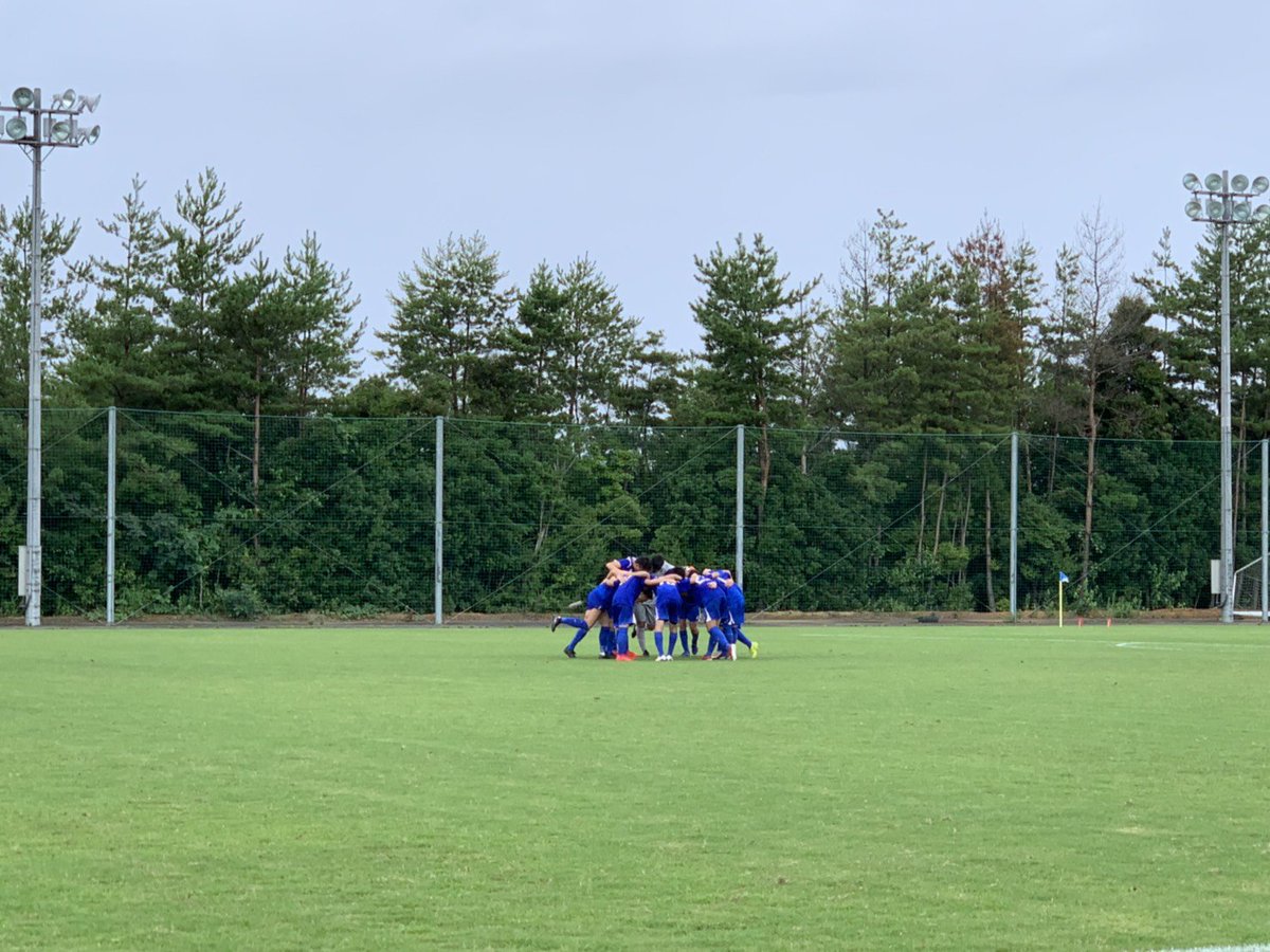 ট ইট র 鳥取大学体育会サッカー部 結果報告 中国大学サッカーリーグ一部第9節 Vs 広島経済大学 キックオフ 10 00 若葉台スポーツセンター 前半1 1 後半0 2 結果1 3 先制するも逆転を許してしまいました これでリーグ前半終了となります 応援して