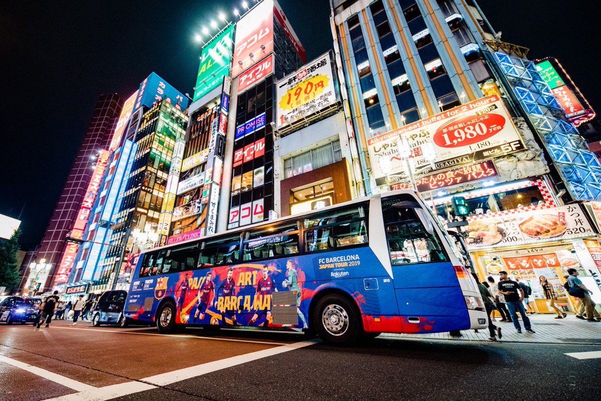 FCBarcelona's tweet photo. 🔵🔴 Good night from Tokyo 🌃 🇯🇵 https://t.co/28wvnSl8uM