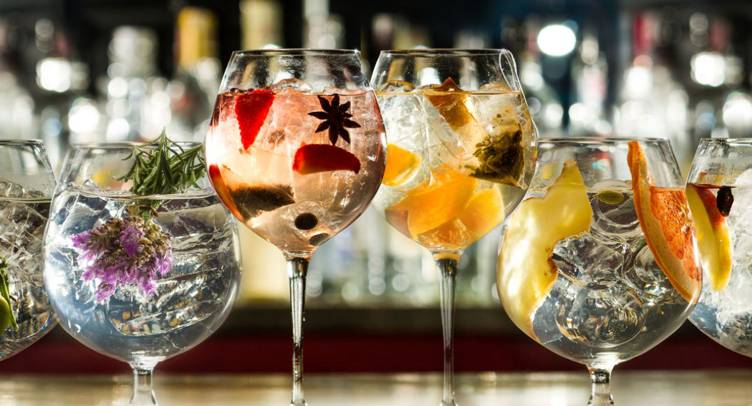 Please retweet! WIN a Gin Hamper from <a href="/4aleandgin/">4 Ale And Gin</a> #Banbury perfect for picnics. For Prize details, T&amp;Cs &amp; to enter, download our free town app <a href="/loyalfreeapp/">LoyalFree</a> here 👇 ow.ly/TKgq30p86mH