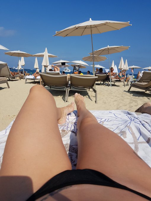 Bonne journ&eacute;e mes ch&eacute;ris ! 😘 #playa #sunny #PeaceDay https://t.co/Guja8u0iGf<a href="/tag/playa"class="tags">#playa</a><a href="/tag/sunny"class="tags">#sunny</a><a href="/tag/peaceday"class="tags">#PeaceDay</a>