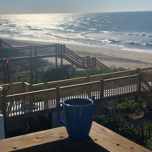 HeatherJandrue's tweet photo. Today I am starting the 100 days of happy challenge. Every day submit a picture of what made you happy! It can be anything from a meet-up with a friend to a very tasty cake in the nearby coffee place, from a feeling of being at home after a hard day to a favor you didto a st… https://t.co/ALvKJ5KaWT