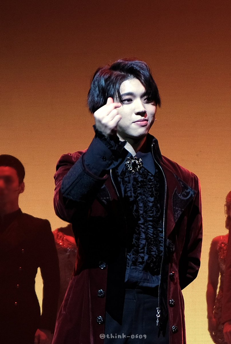 「 190720 」

Mephisto
Curtain Call 😈

link: drive.google.com/folderview?id=…