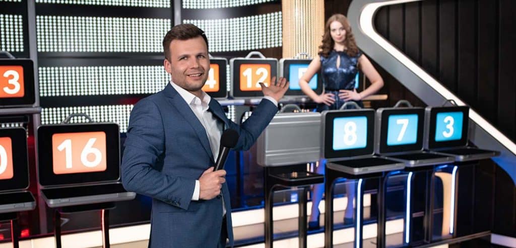 LiveCasino_com's tweet image. ✔️ #MonopolyLIVE 
✔️ #DealOrNoDeal
✔️ #SideBetCity
✔️ #LightningDice

These are just some of @EvoLiveCasino's 2019 releases.

Which #LiveCasino game is your favourite?