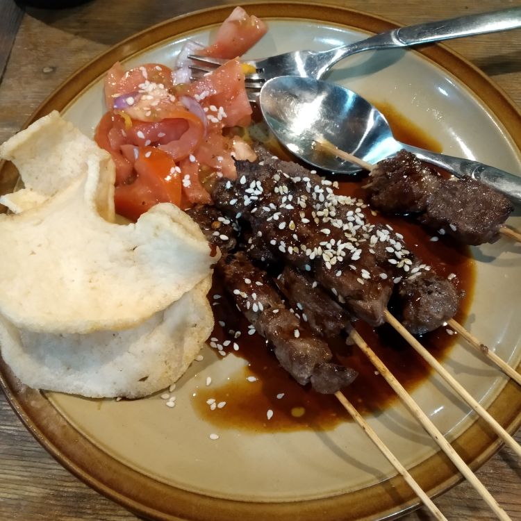 RT Cherrybelleindo : Late dinner, itu sate apa hayo?
