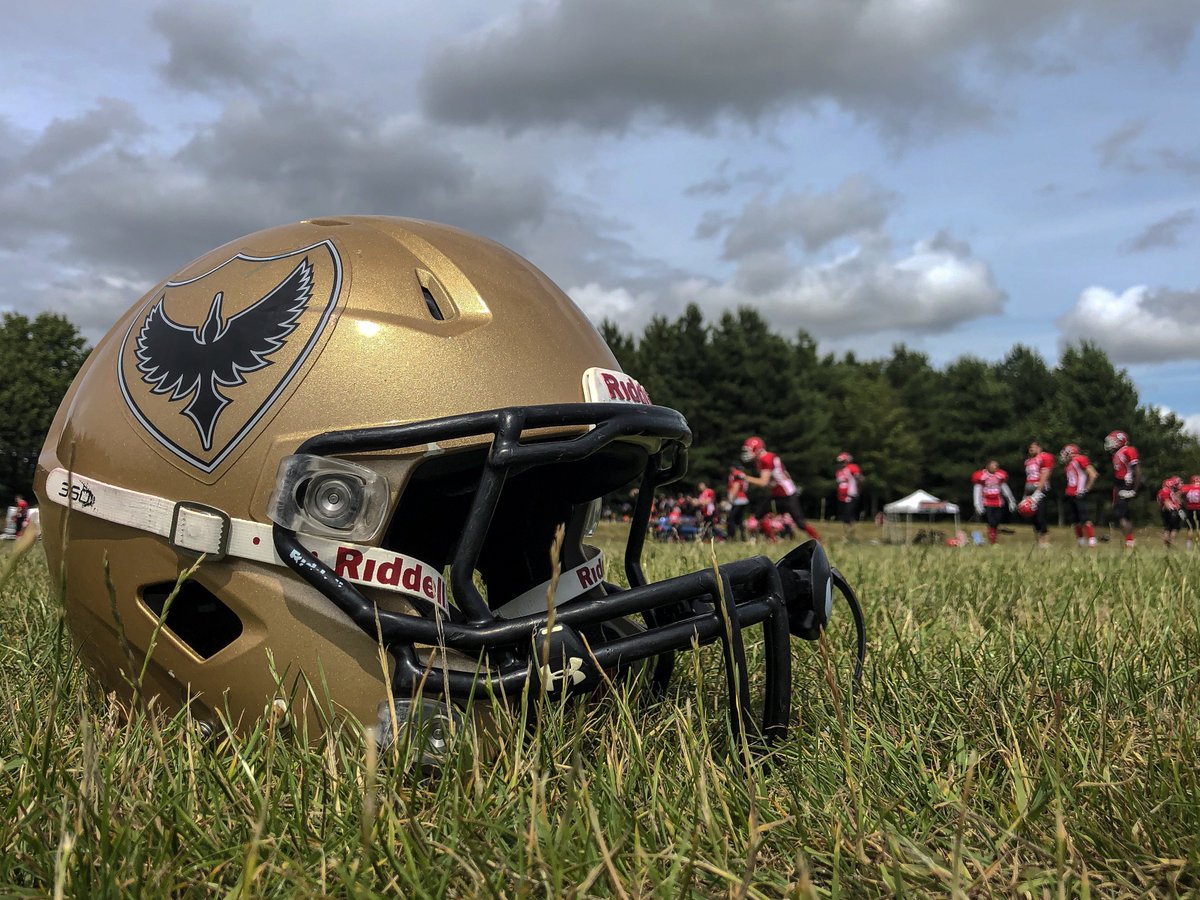 sportank's tweet photo. 45 mins till kick off @renegadesafc are warming up on the field ahead of their game against @HThrashers #JBPhoto @jbphotography0 https://t.co/j6vuMQfncp