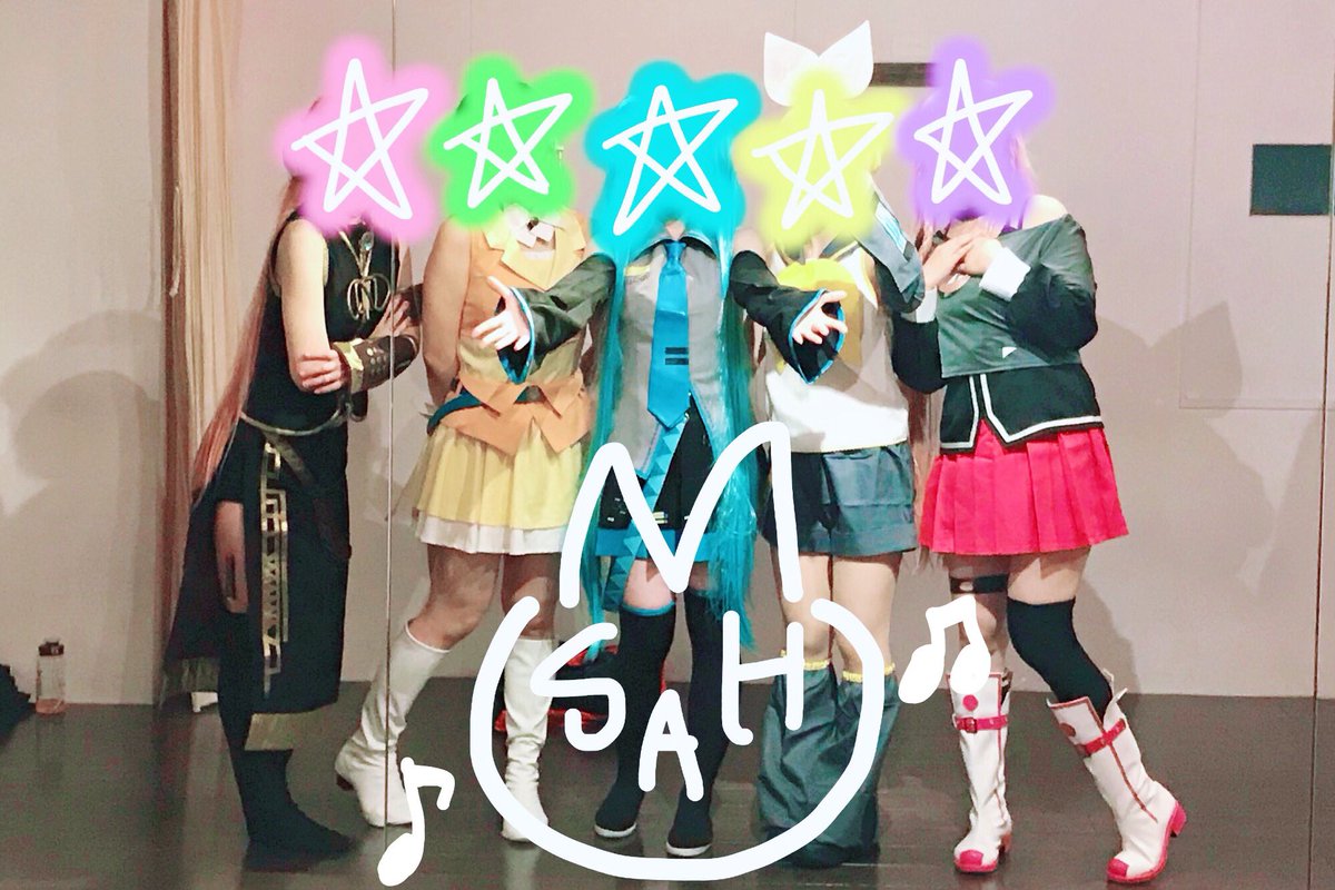 MASHUroid's tweet photo. れんしゅうまっしゅ♬
本番まであと1週間…！今日はドレリハでした！

担当キャラは…

ミク💙うみ
リン💛マナ
ルカ💗ハル
GUMI💚あいお
IA💜塩味

です！
楽しみだね🐱

マナ https://t.co/mqkYUaJ6v9