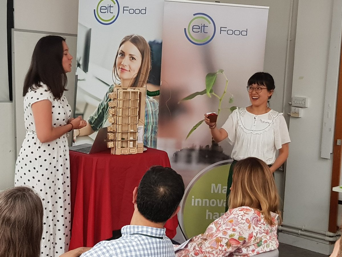 valuesdoc's tweet photo. Sugar Babes: empowering parents of 3-5yr olds to manage/reduce their sugar consumption. A game to aid parent-child negotiations. #Sugarhack2019 @EIT_Food @cammakespace @IfMCambridge https://t.co/tcHbiTPI9E