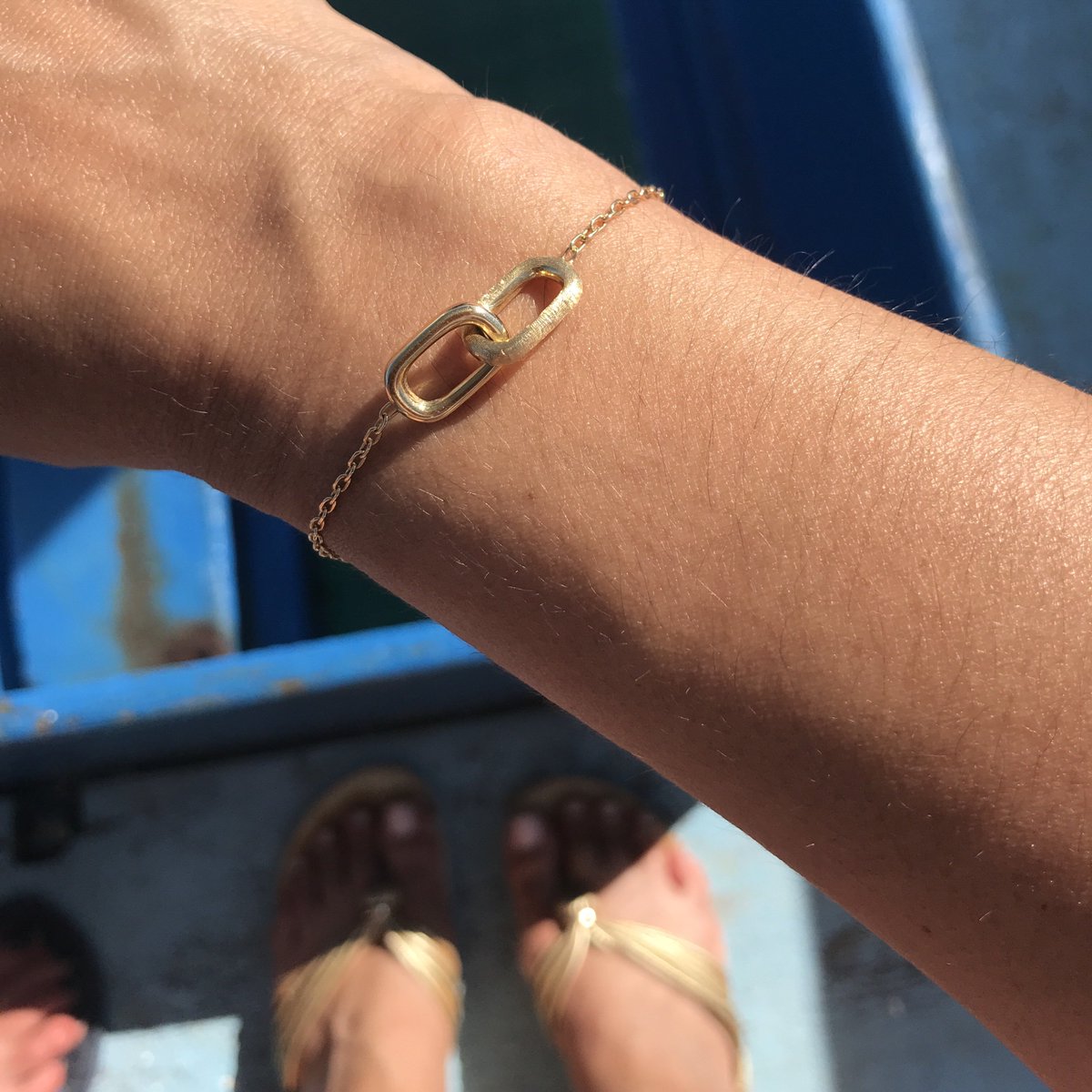 Lovely accessory for a glass bottom boat ride on #NationalFlipflopDay ✨ #goldbracelet <a href="/marcobicego/">marco bicego</a> #sunshine #allgoldeverything