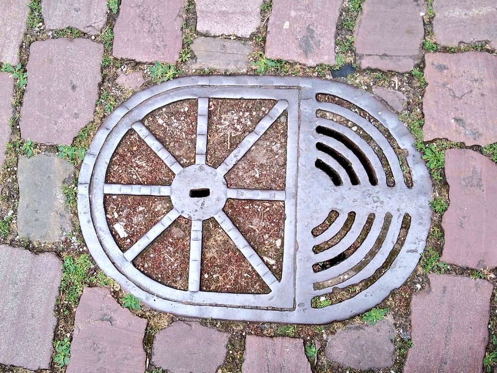 @Simon_Gregg @AJMagicMessage I found a draincover with double WiFi. 🤓 #draincoverchat